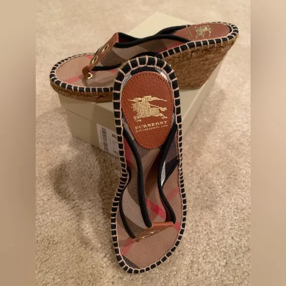 🤎 Burberry Wedges 36 🖤