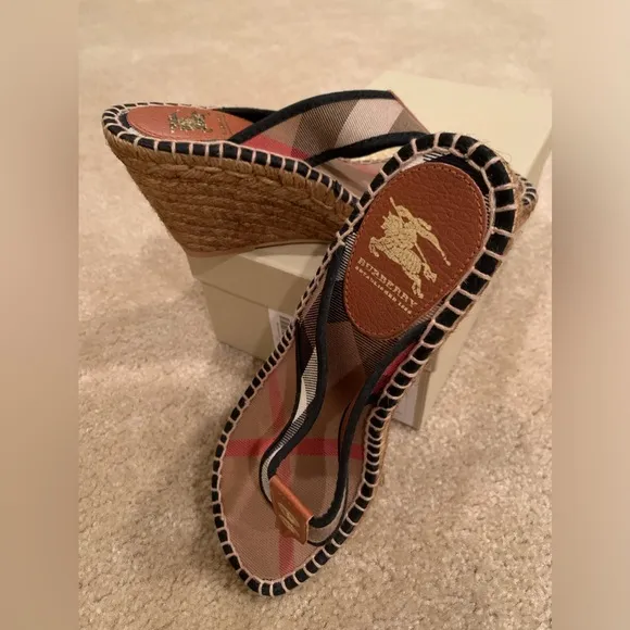 🤎 Burberry Wedges 36 🖤