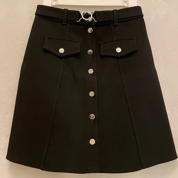 ♥️ French Maje black skirt come with belt