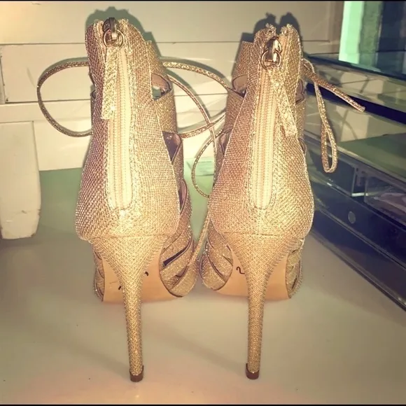 👠 Golden Glittery Liliana Heels 👠​​​​