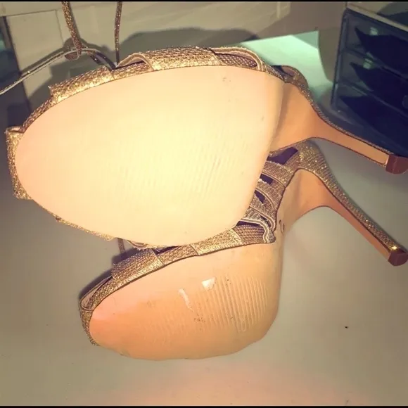 👠 Golden Glittery Liliana Heels 👠​​​​