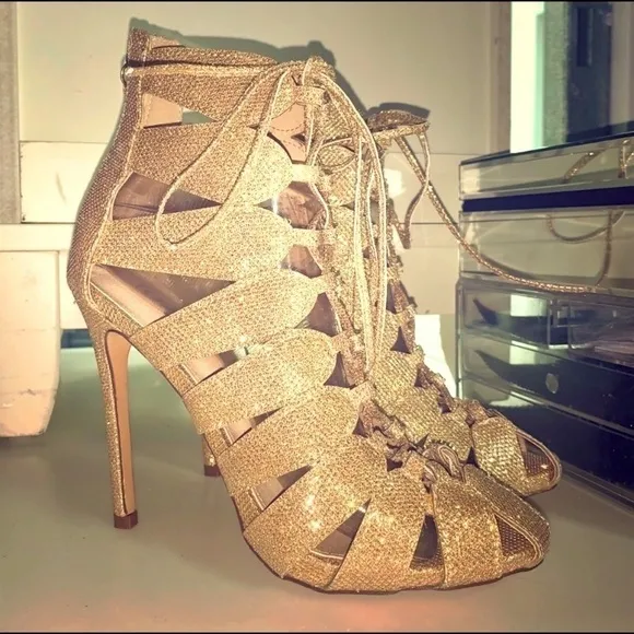 👠 Golden Glittery Liliana Heels 👠​​​​