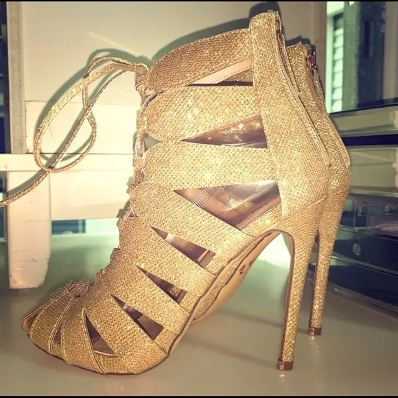 👠 Golden Glittery Liliana Heels 👠​​​​