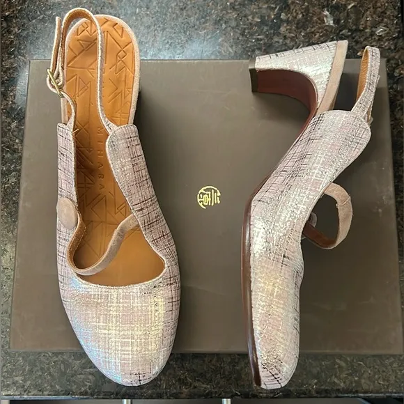 - nib CHIE MIHARA Amor Textured Fabric Slingback Heels in Pink &amp; Silver size 9.5