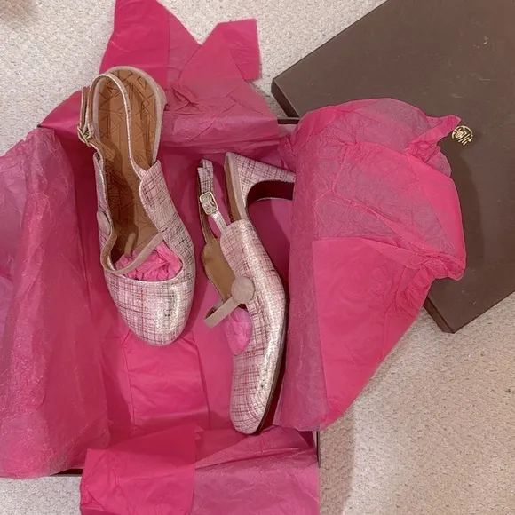 - nib CHIE MIHARA Amor Textured Fabric Slingback Heels in Pink &amp; Silver size 9.5