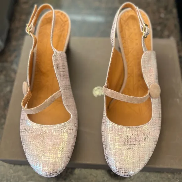 - nib CHIE MIHARA Amor Textured Fabric Slingback Heels in Pink &amp; Silver size 9.5