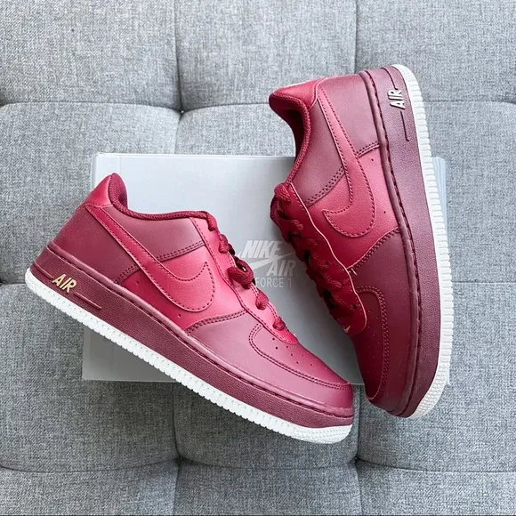 ❤️💛 Nike Air Force 1 red leather shoes