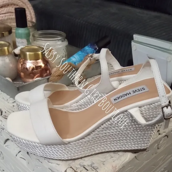 🆕⭐ Steve Madden white espadrille wedges