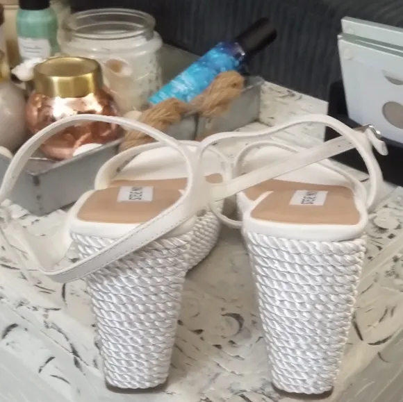 🆕⭐ Steve Madden white espadrille wedges