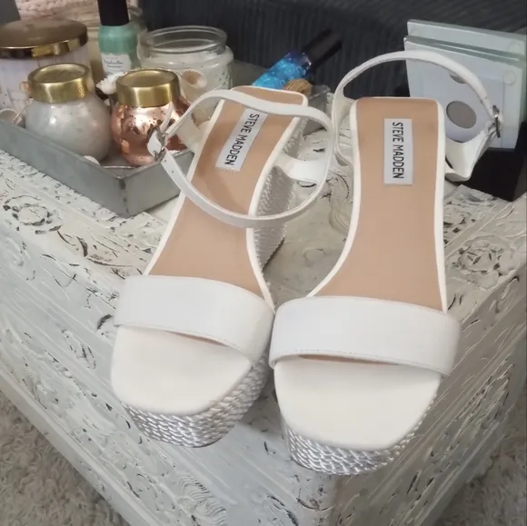 🆕⭐ Steve Madden white espadrille wedges
