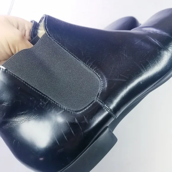 🌸 Taryn Rose |Patent Leather Flat ankle Boots 9.5