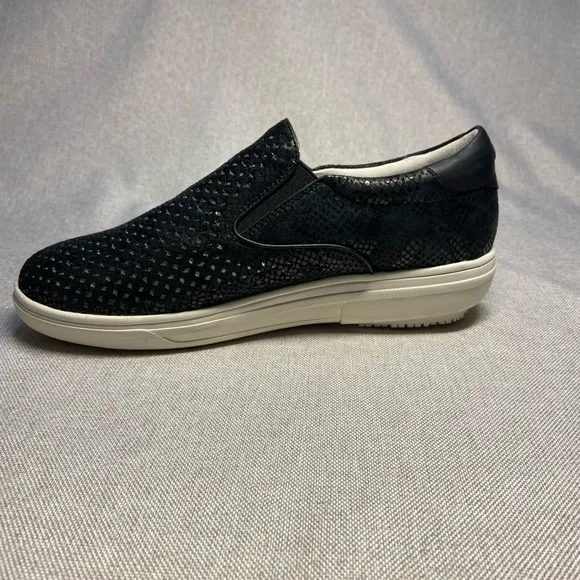 - Women's Clara Casual Flats. Leather Size USA 10W