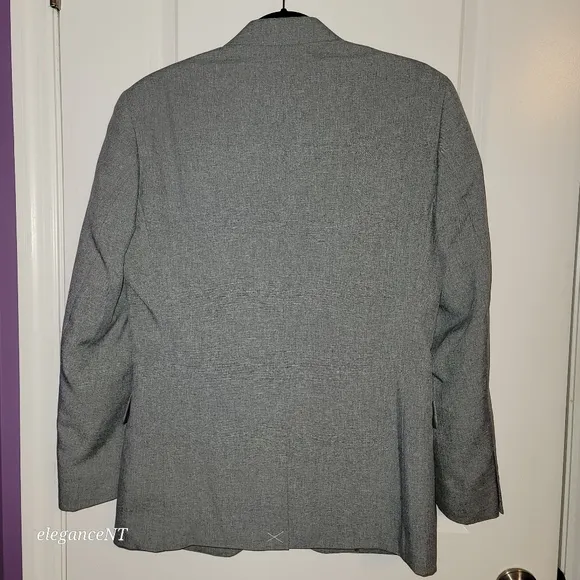 2 Button  Gray  Men's Blazer Sz: 34 Short