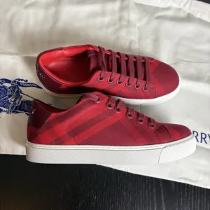 2 DIFFERENT SIZES* LEFT Size 35.5/RIGHT Size 36 BURBERRY Albridge Check Sneakers