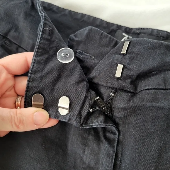 7th Avenue suiting company New York &amp; Co black cotton blend shorts 4