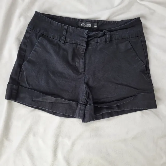 7th Avenue suiting company New York &amp; Co black cotton blend shorts 4