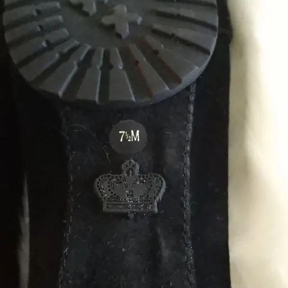 #8 R Juicy Couture BLACK SUEDE GoldChainEmbellished Moccasins NWOT