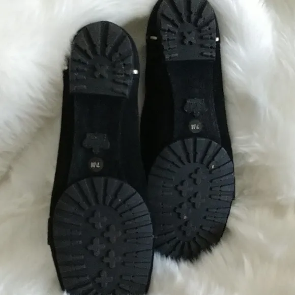 #8 R Juicy Couture BLACK SUEDE GoldChainEmbellished Moccasins NWOT