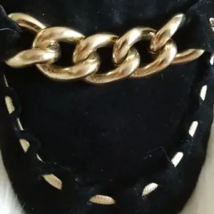 #8 R Juicy Couture BLACK SUEDE GoldChainEmbellished Moccasins NWOT