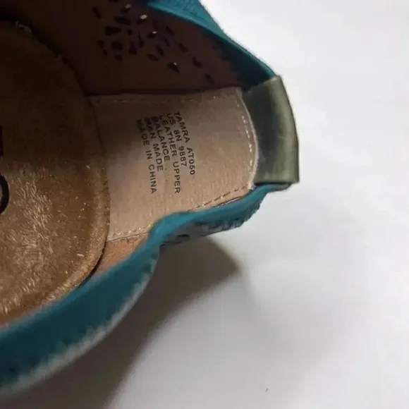 ABEO leather green Tamara flats size 8n