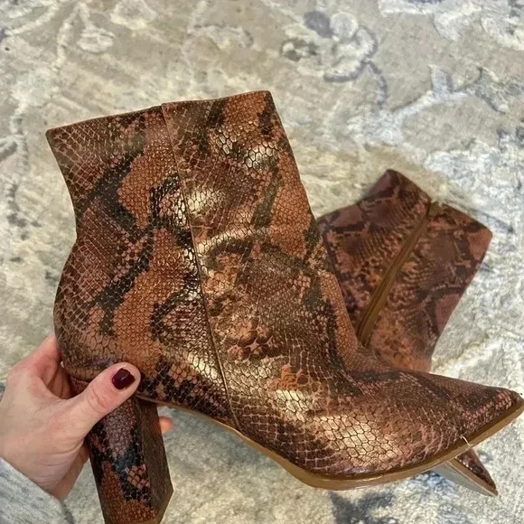 Able Saddle Snake Amber Boots 9