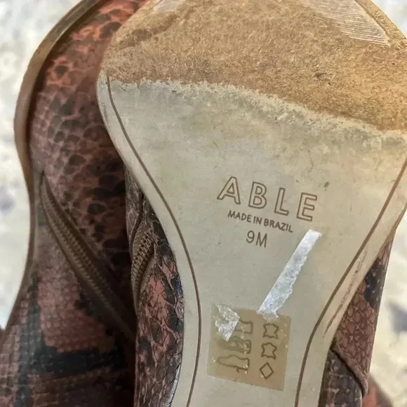 Able Saddle Snake Amber Boots 9