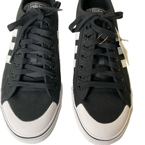 Adidas Men’s sz 11 Black, White Nizza Classic Canvas Sneaker New In Box
