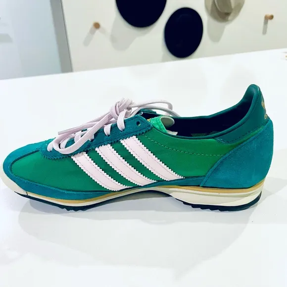 Adidas SL 72 in green, women’s size 6.5 - retro trainer