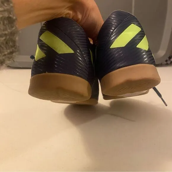 adidas Unisex-Child Nemeziz Messi Soccer Shoe size 5.5