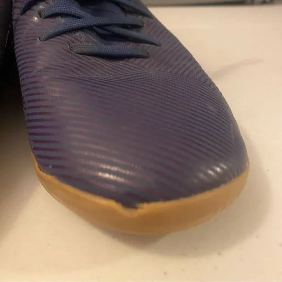 adidas Unisex-Child Nemeziz Messi Soccer Shoe size 5.5