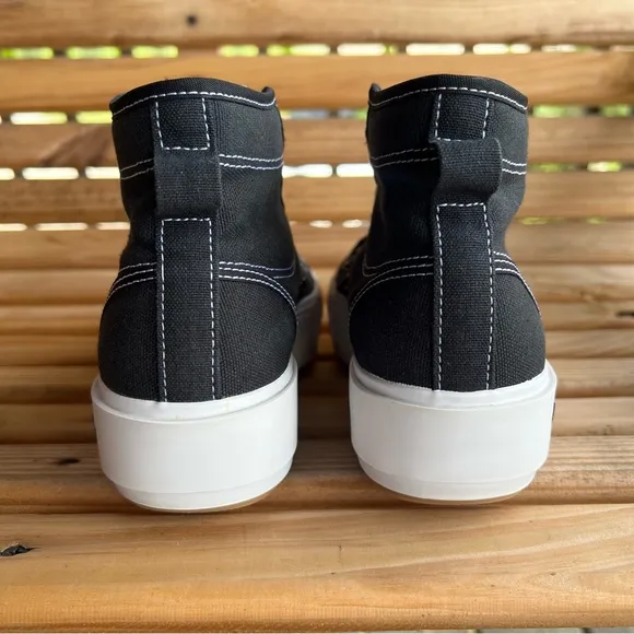 Adidas Women’s Originals Nizza Trek Shoes – Size 7