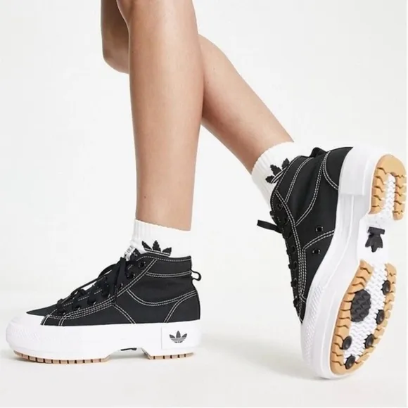 Adidas Women’s Originals Nizza Trek Shoes – Size 7