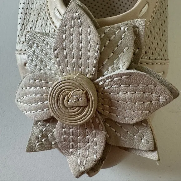 Adrienne Vittadini Nude Cream Perforated Leather Floral Appliqué Ballet Flats