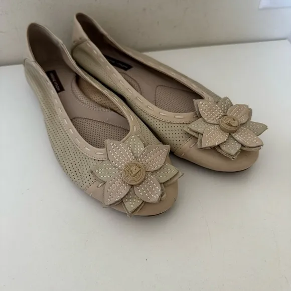 Adrienne Vittadini Nude Cream Perforated Leather Floral Appliqué Ballet Flats