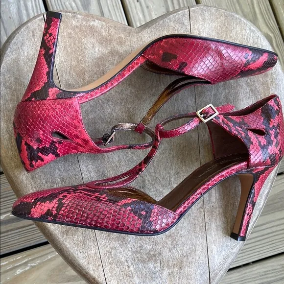 Adrienne Vittadini Red &amp; Black Leather T-Bar Heels Made in Italy Women's Size 10