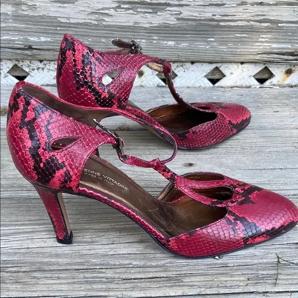 Adrienne Vittadini Red &amp; Black Leather T-Bar Heels Made in Italy Women's Size 10