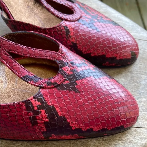 Adrienne Vittadini Red &amp; Black Leather T-Bar Heels Made in Italy Women's Size 10