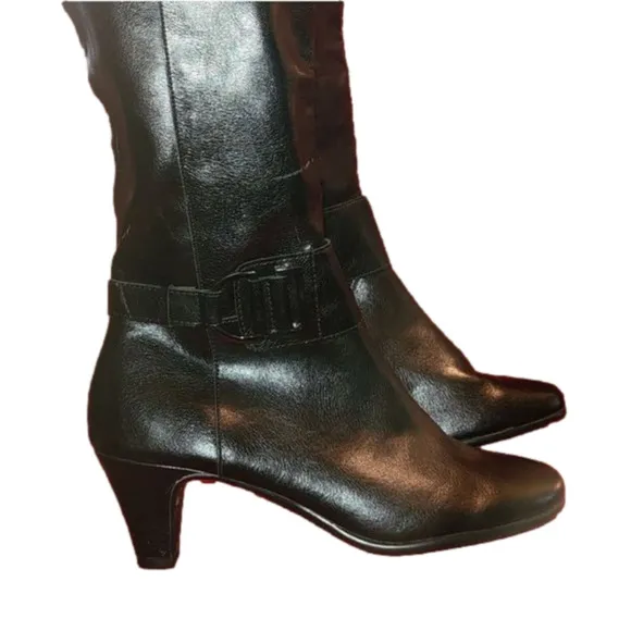 Aerosoles Black Leather Expandable Calf heeled boots size 9.5