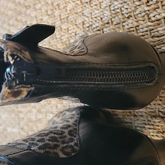 AEROSOLES leopard print bootie heels.  Size is 6.5 M .