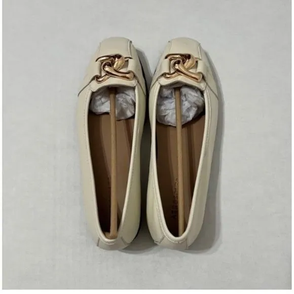 Aerosoles NWB Sz 8W Off White Bristol Leather Oversized Chain Link Flat Shoes
