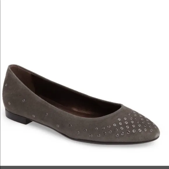 AGL Attilio Giusti Leombroni Black Grommet Flats