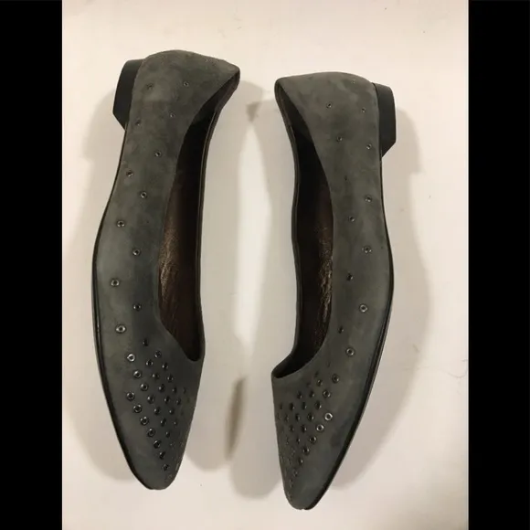 AGL Attilio Giusti Leombroni Black Grommet Flats