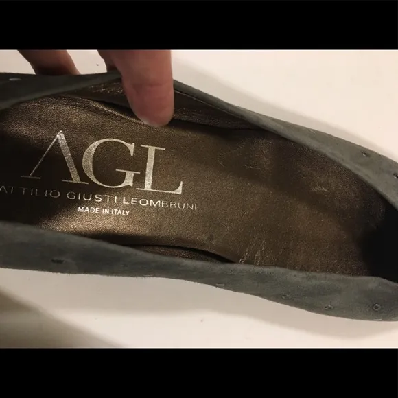 AGL Attilio Giusti Leombroni Black Grommet Flats