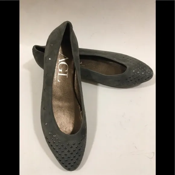 AGL Attilio Giusti Leombroni Black Grommet Flats