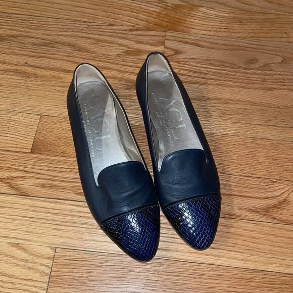 AGL attilio giusti leombruni Navy leather captoe ballet flat Italian 36 US 6