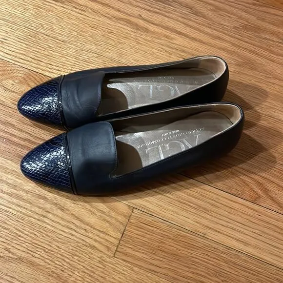 AGL attilio giusti leombruni Navy leather captoe ballet flat Italian 36 US 6