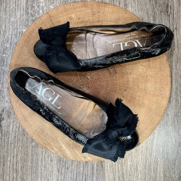 *agl | Black Patent Leather Ballet Flats with Raw Edge Bow Size 37/7