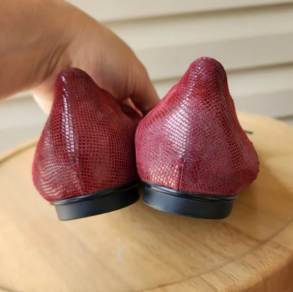 AGL burgundy flats size 40.5