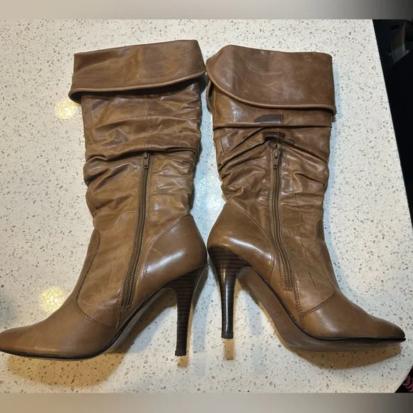 Aldo’s Women’s Frihaga Boots Heels Shoes Size 8.5 (39)