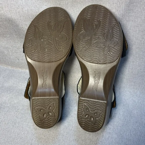 Alegria Riki Bronze Leather  T-Strap  Wedge Sandals. Size 38